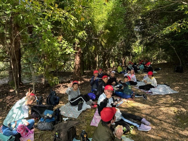 山頂登山（昼食）①